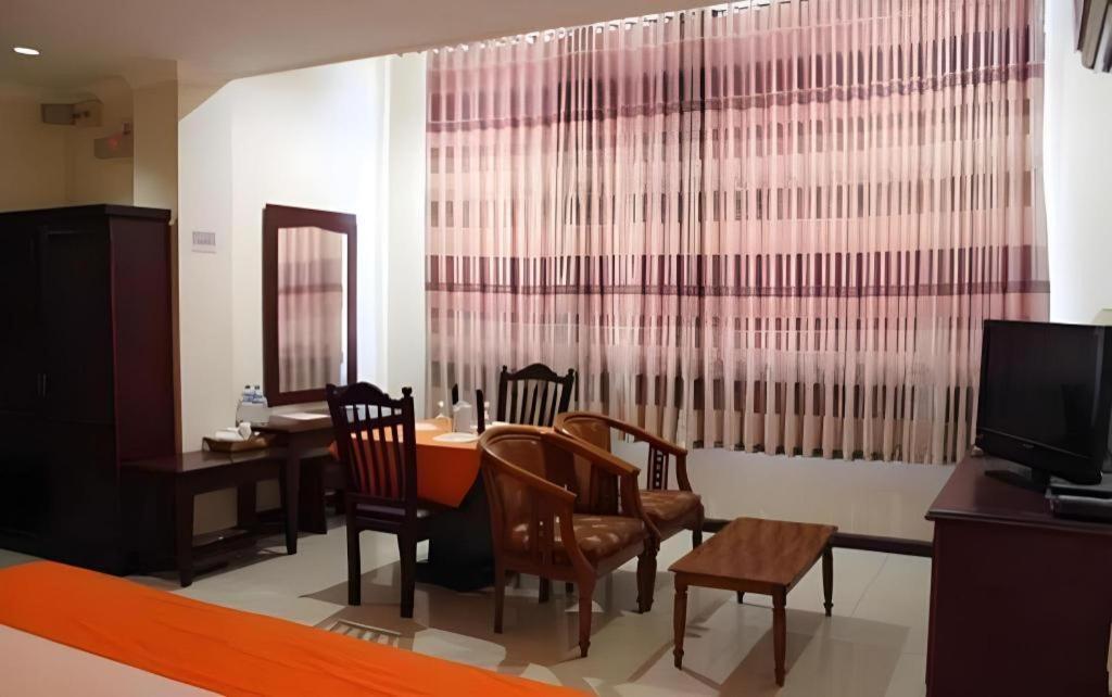 Hotel Dynasty Tarakan Ngoại thất bức ảnh